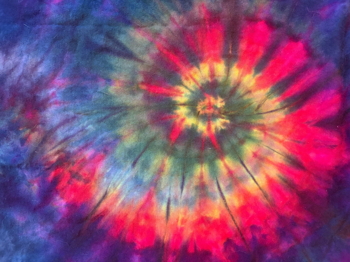 Nebula Swirl Tie-Dye Tee – L (Fruit of the Loom)