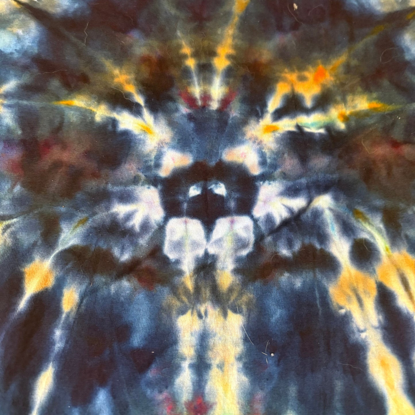 Arachne Tie-Dye Tee – S (Fruit of the Loom)