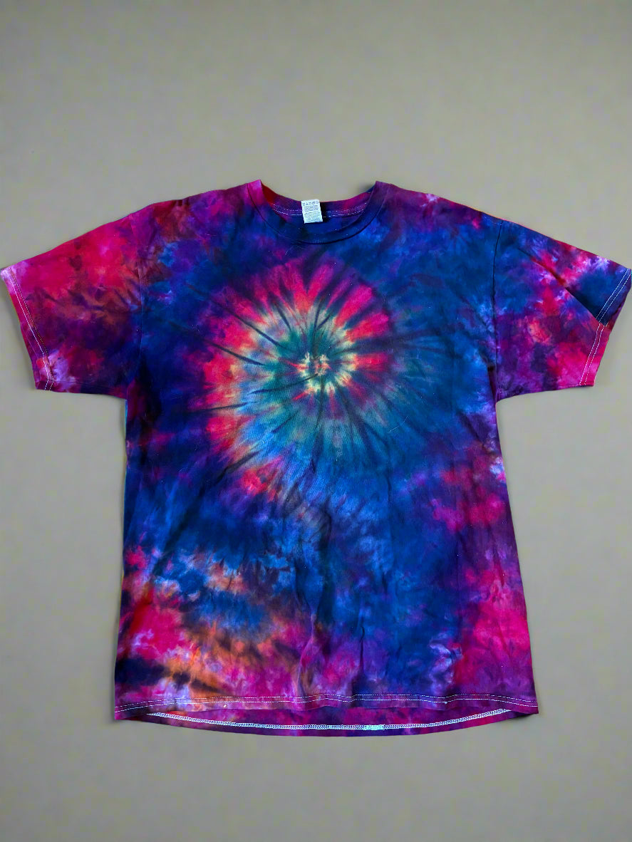 Nebula Swirl Tie-Dye Tee – L (Fruit of the Loom)