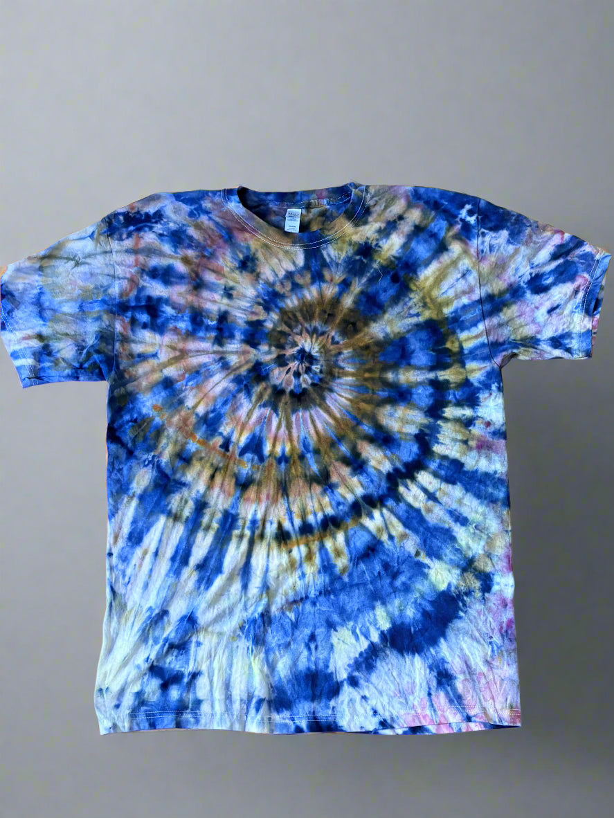 Cosmic Current – Large M&O 4800 Tie-Dye Tee