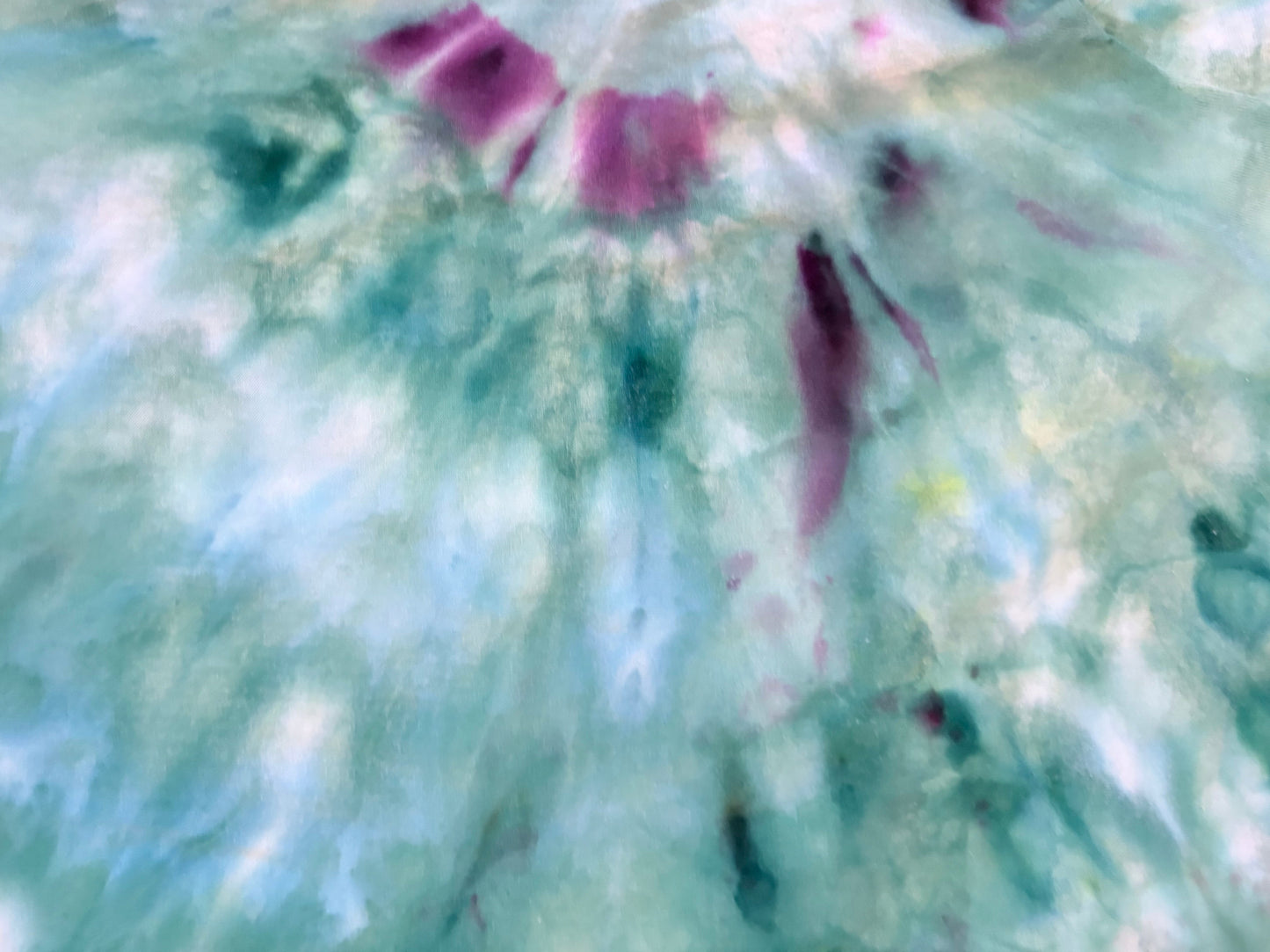 “Seafoam Current” — Medium Gildan 2000