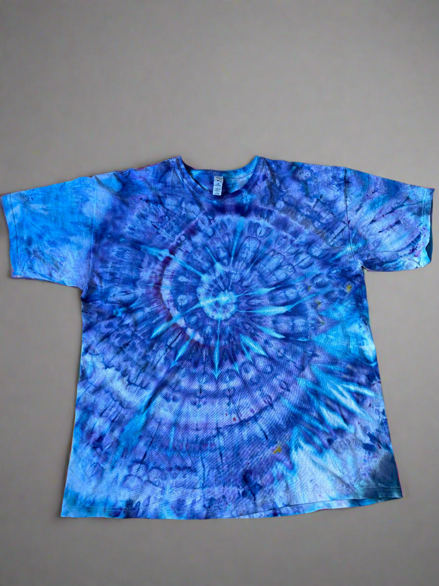 Mixed ResultsTie Dye T-Shirt – [2XL]